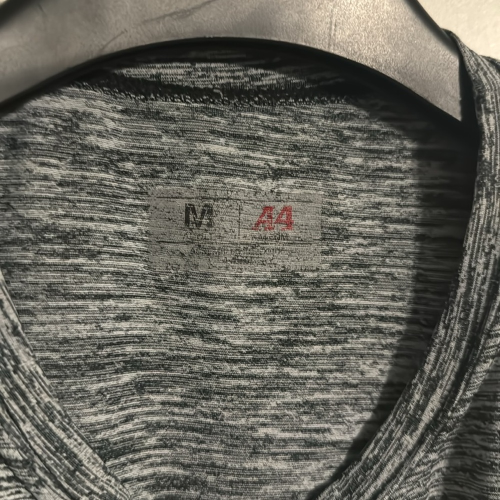 A4 med workout shirt - Picture 3 of 3